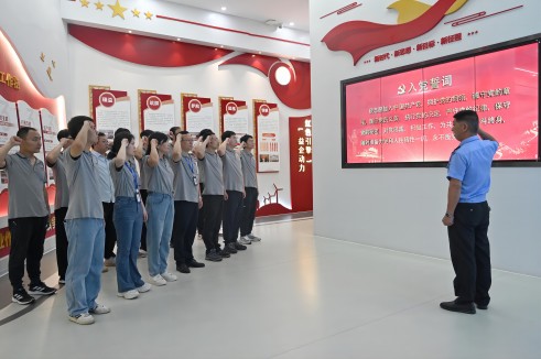 ���º�ɫ���� ��������ƪ�� | ������ʱ�������ǲ�!��¼��ί��չ�콨��103�����ɫ�Ķ��